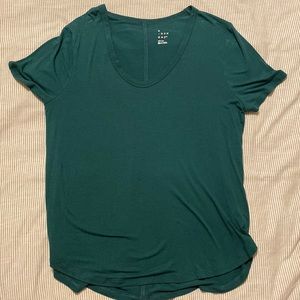Emerald scoop neck tee